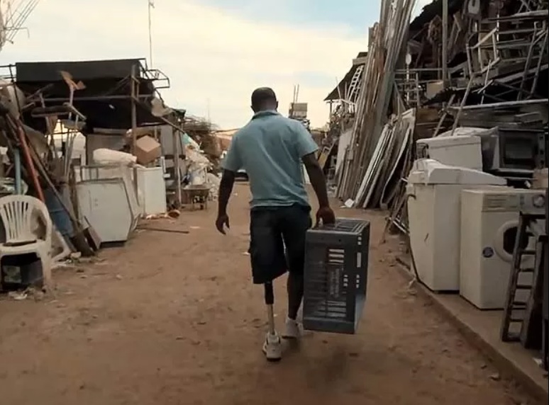 O pensamento inconvencional de Otavio Leonidio e sua importante contribuição à reflexão sobre a ação política: resenha do livro “Objeto impróprio – Arte, Política e o Contemporâneo”