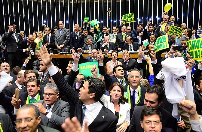 Uma linha do tempo improvisada: a erosão da democracia no Brasil (2014 – 2023)