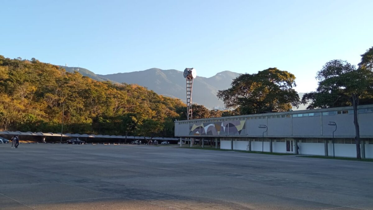 Após as bombas, haverá um 13? Desabafos de uma venezuelana migrante